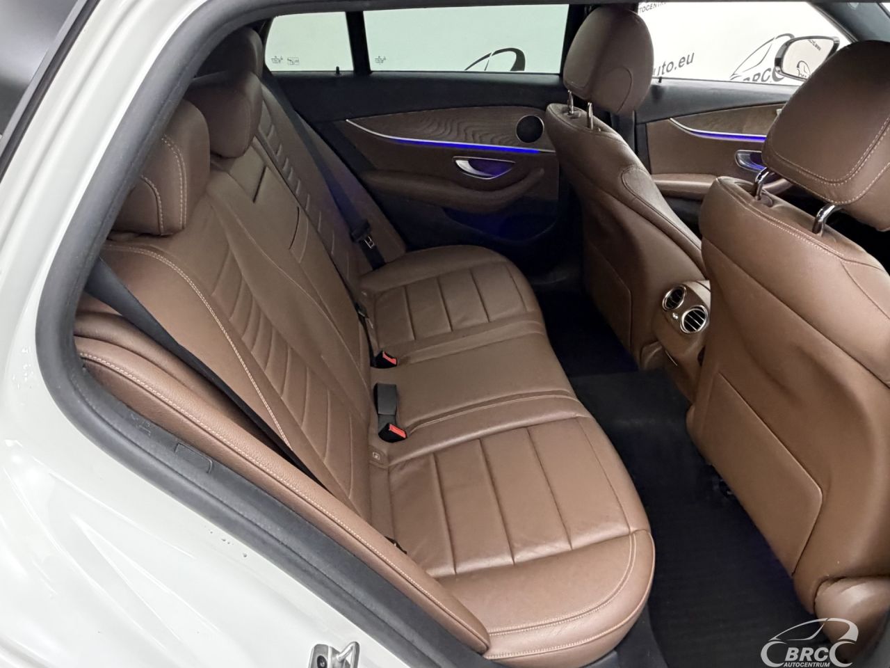 Mercedes-Benz E220 | 10