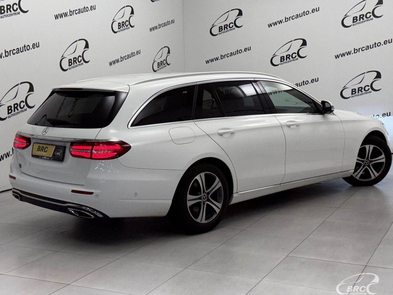 Mercedes-Benz E220 | 1