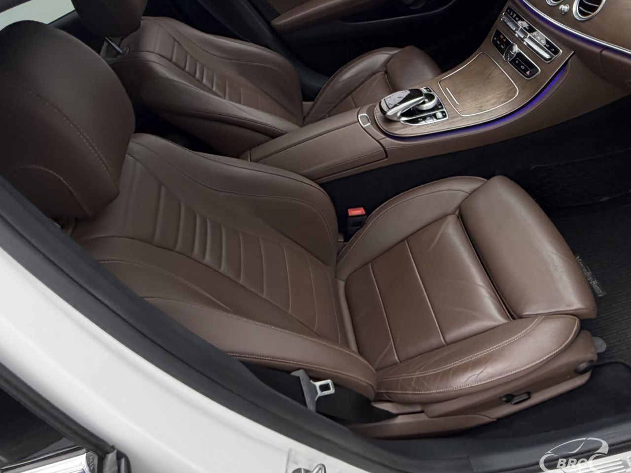 Mercedes-Benz E220 | 4