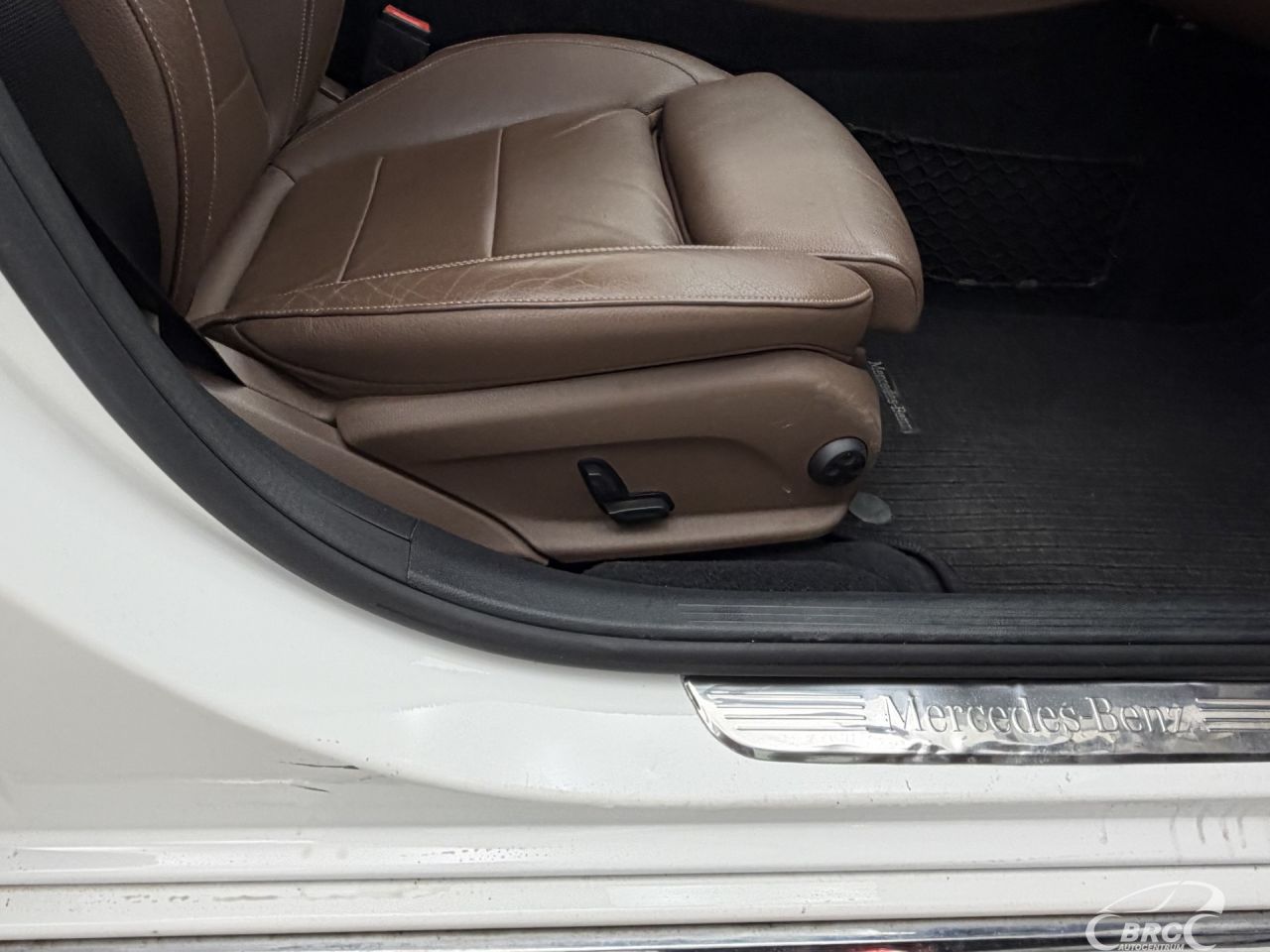 Mercedes-Benz E220 | 5