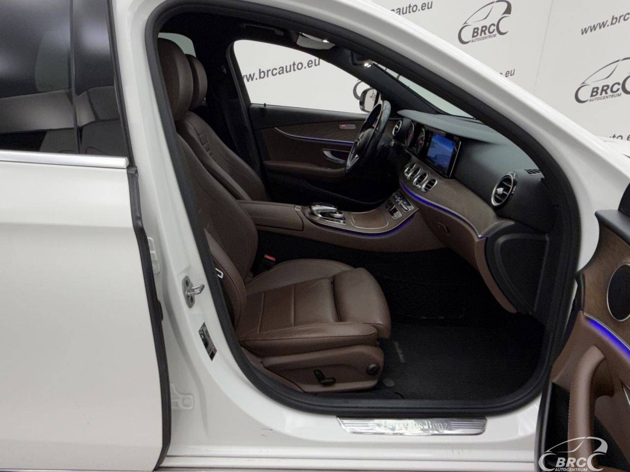 Mercedes-Benz E220 | 3