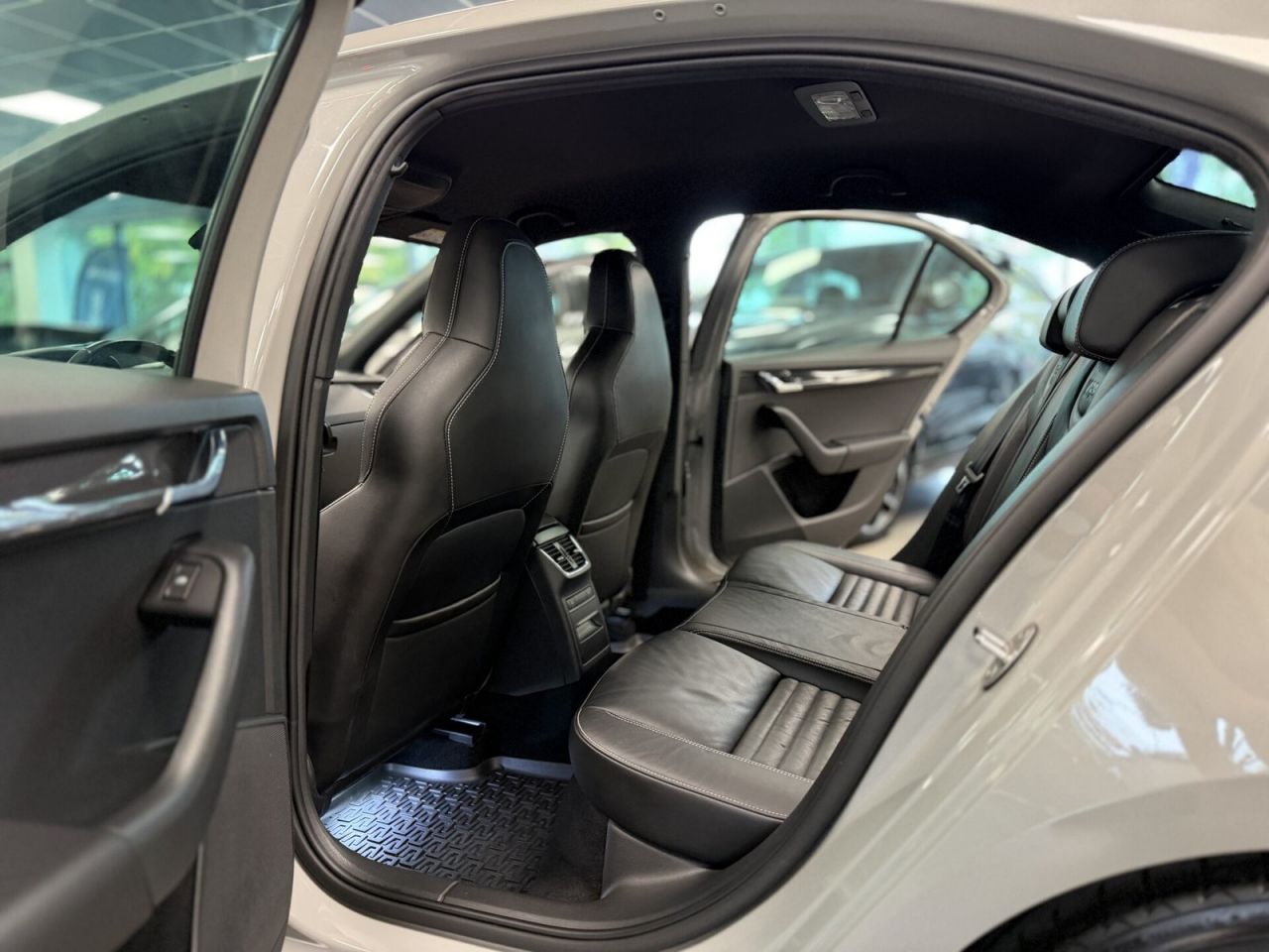 Skoda Octavia | 12