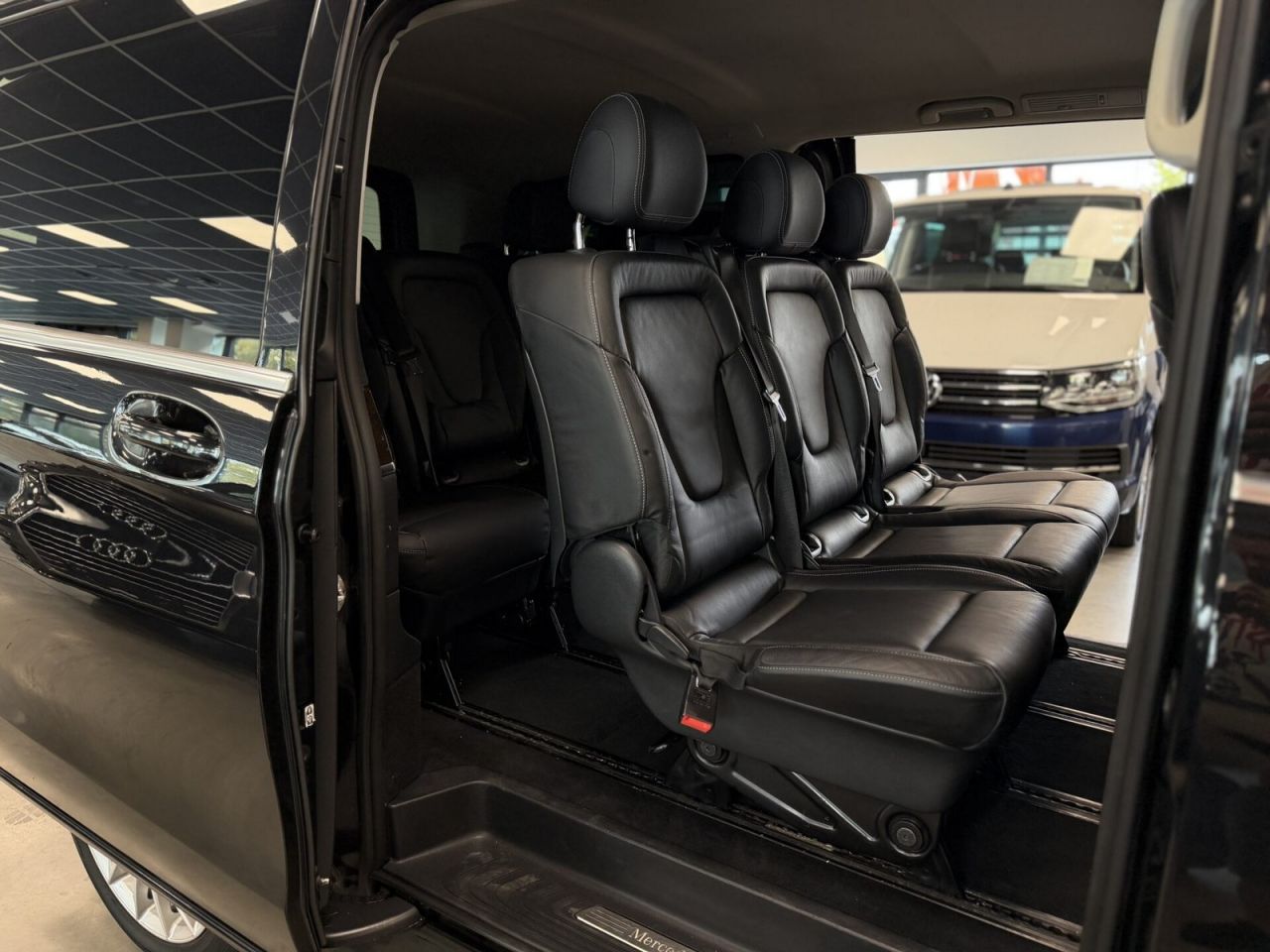 Mercedes-Benz V250 | 6