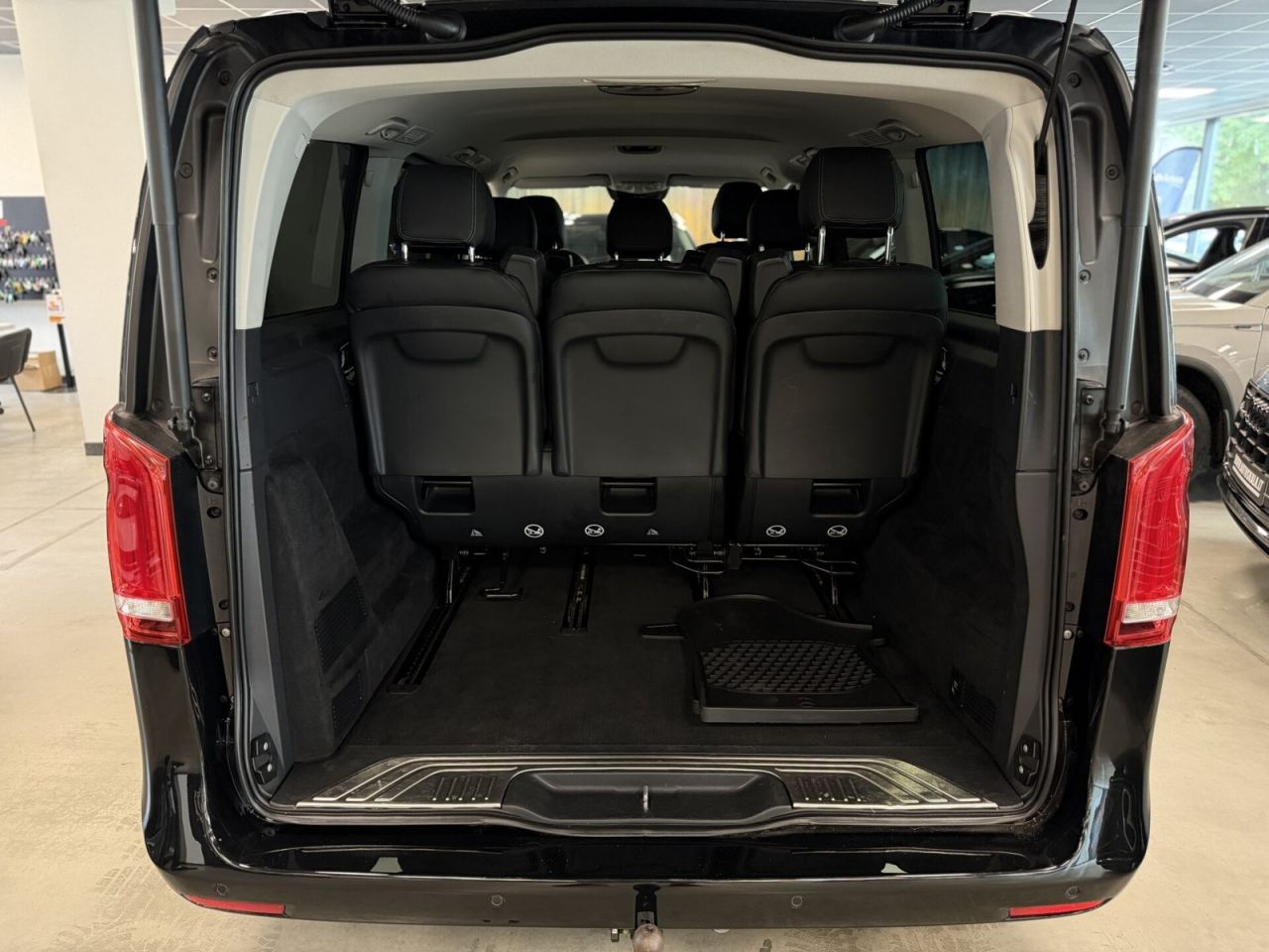 Mercedes-Benz V250 | 23