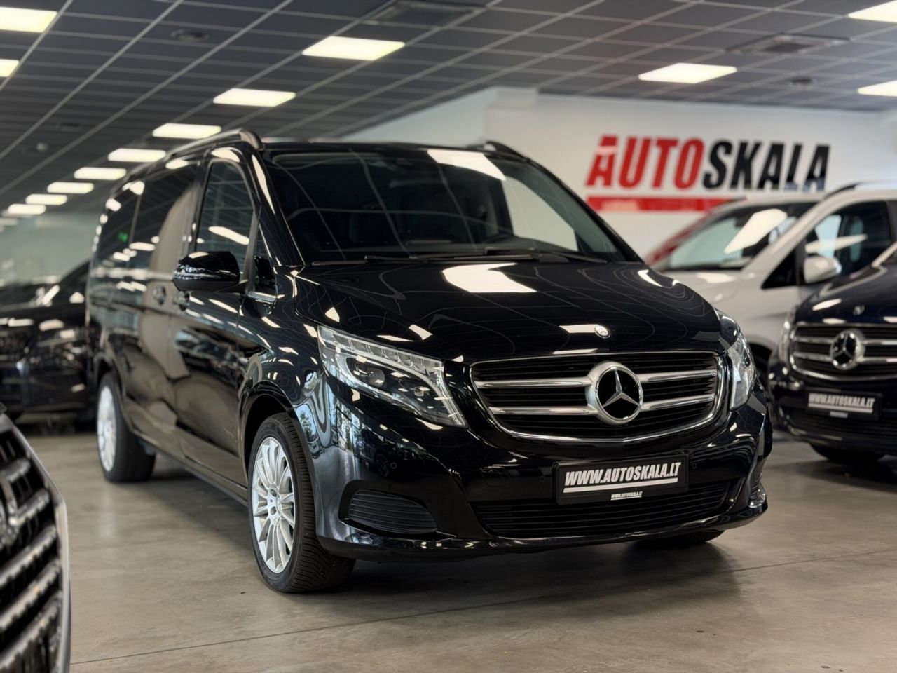 Mercedes-Benz V250 | 27