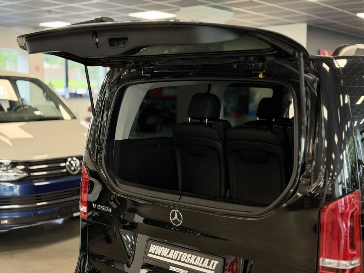 Mercedes-Benz V250 | 22