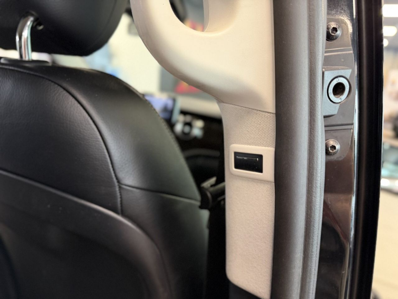 Mercedes-Benz V250 | 16