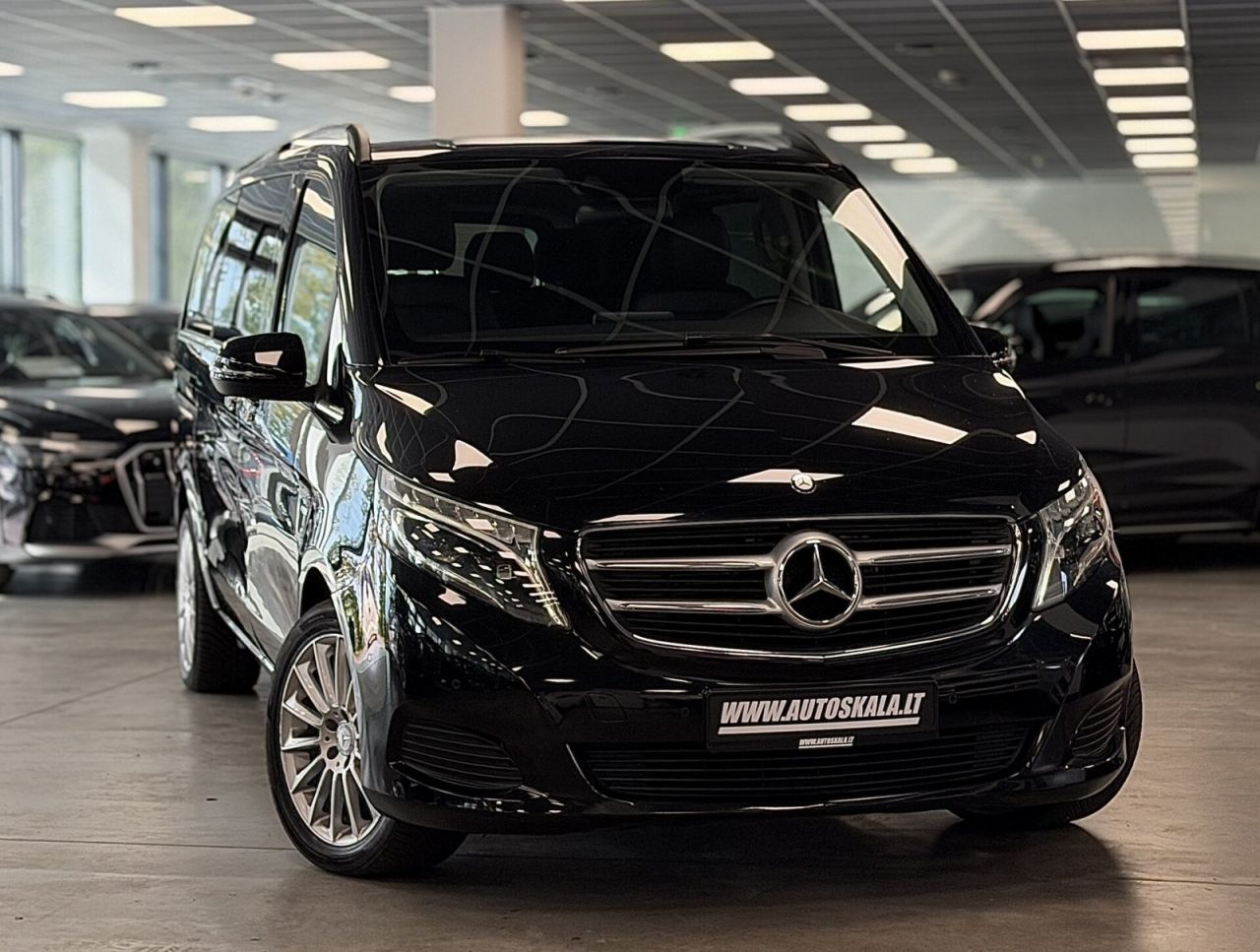 Mercedes-Benz V250 | 26