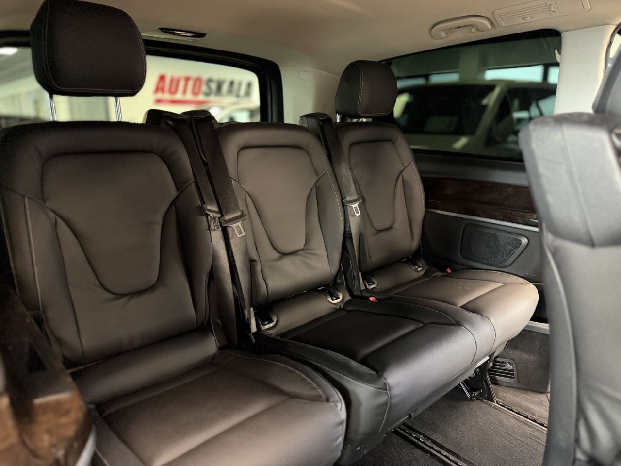 Mercedes-Benz V250 | 7