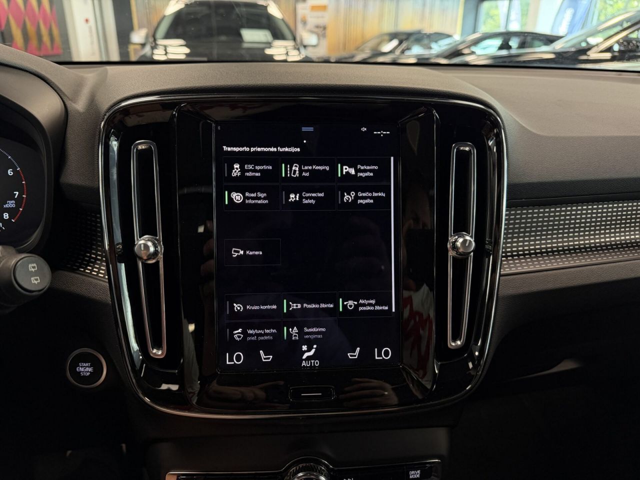 Volvo XC40 | 11