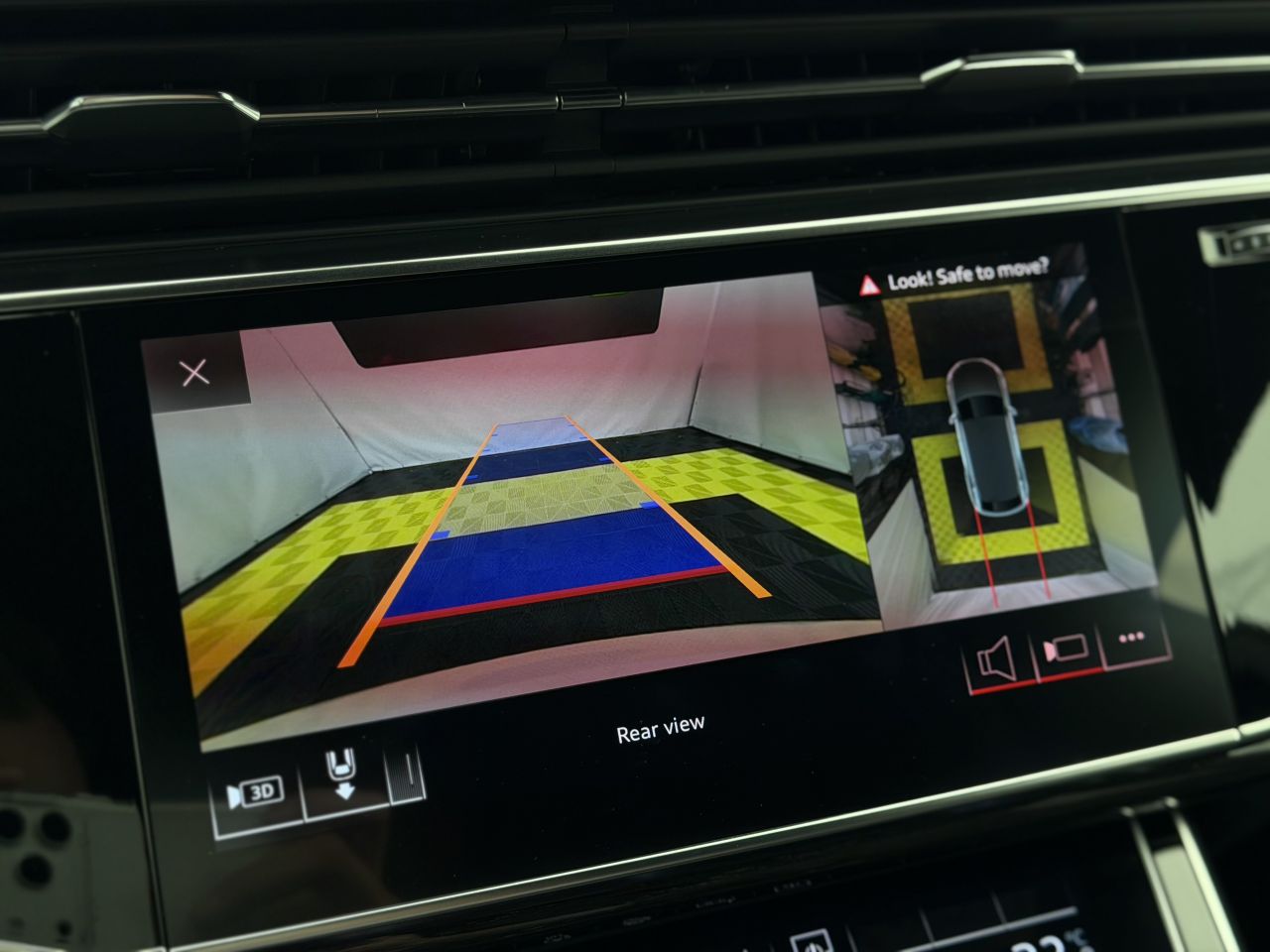 Audi Q8 | 27