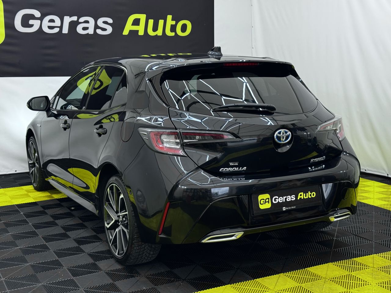 Toyota Corolla | 4