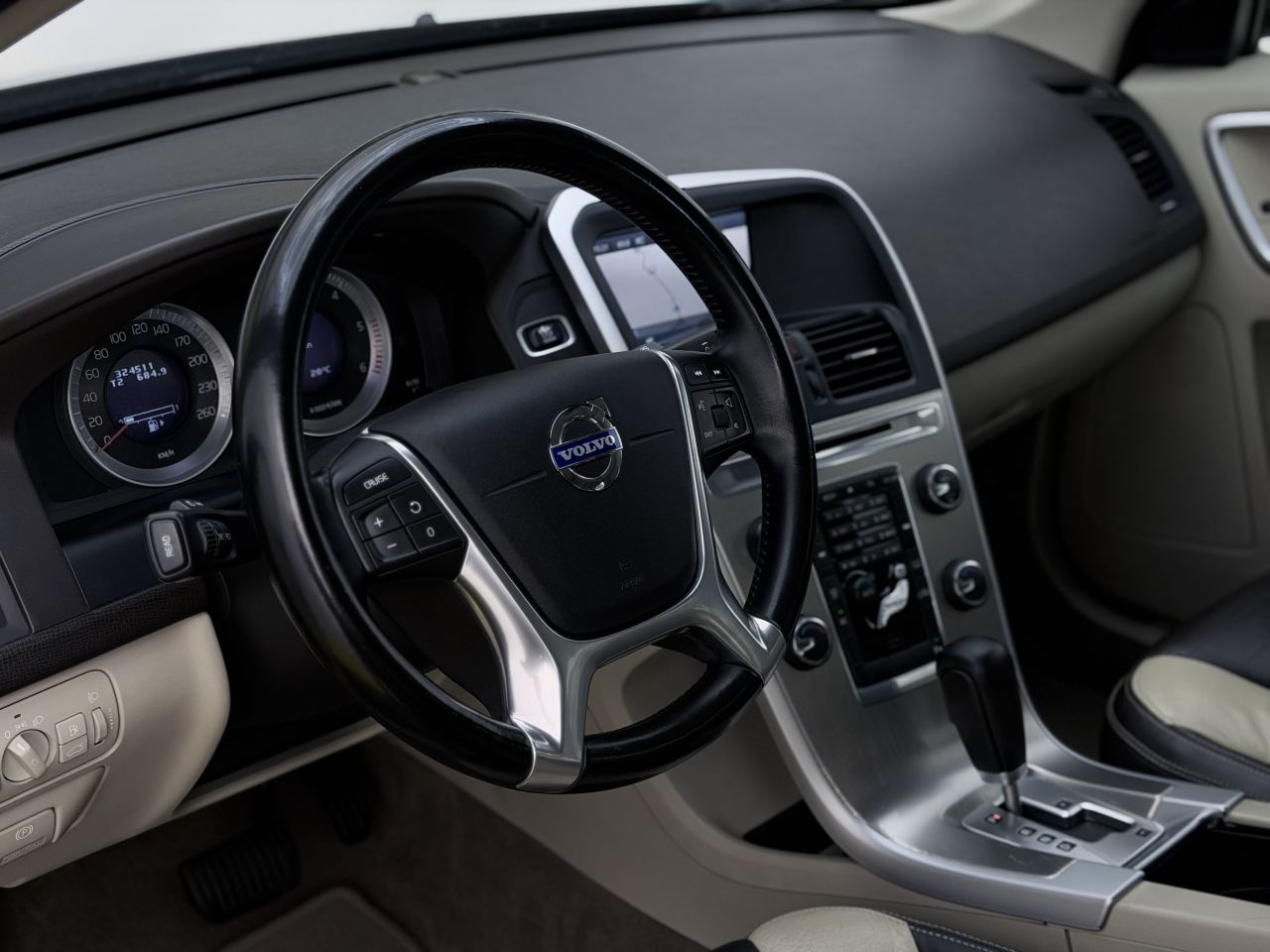 Volvo XC60 | 8