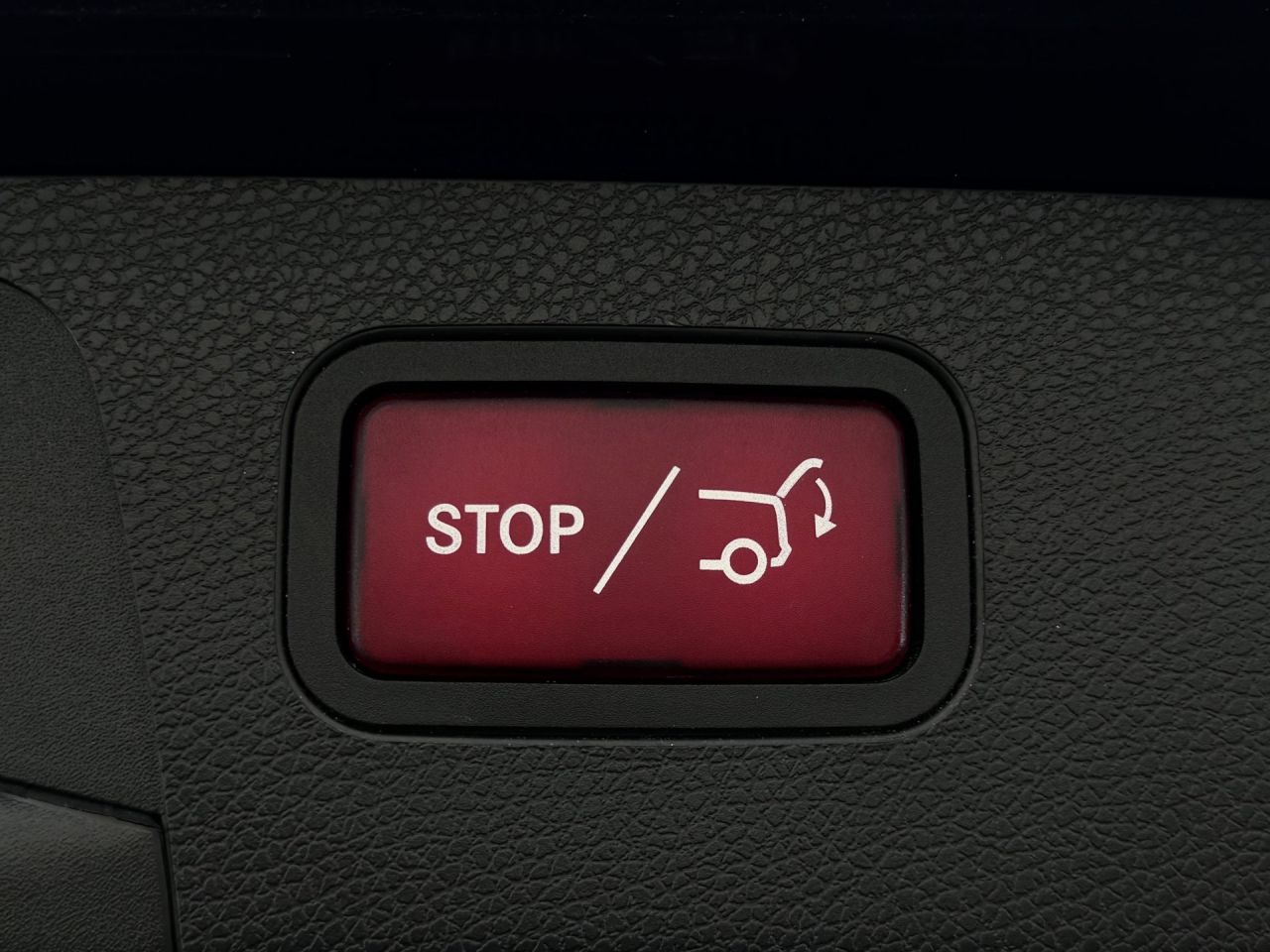 Mercedes-Benz E200 | 12