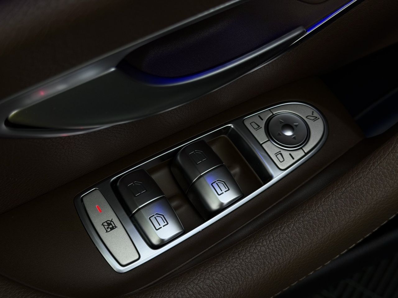 Mercedes-Benz E200 | 19