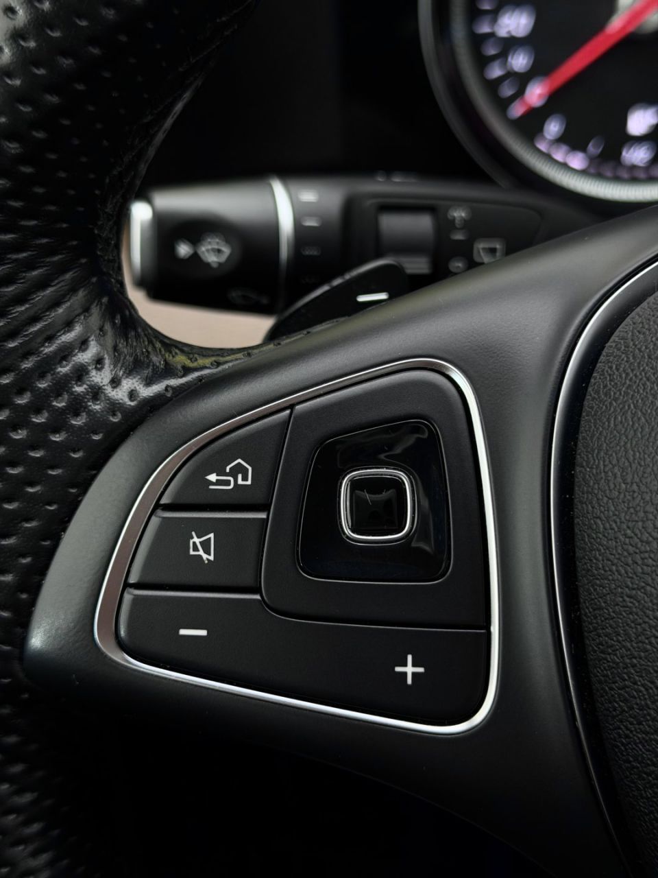 Mercedes-Benz E200 | 27