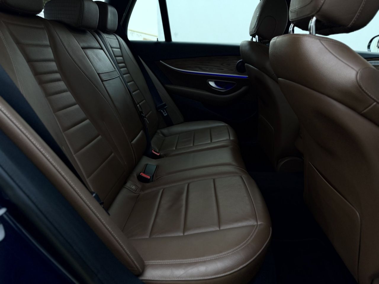 Mercedes-Benz E200 | 13