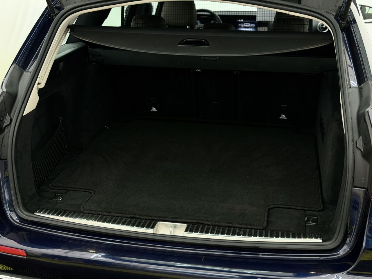 Mercedes-Benz E200 | 11