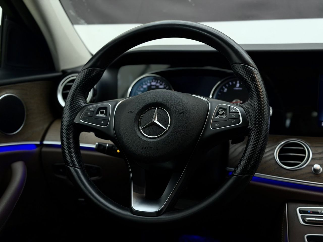 Mercedes-Benz E200 | 17