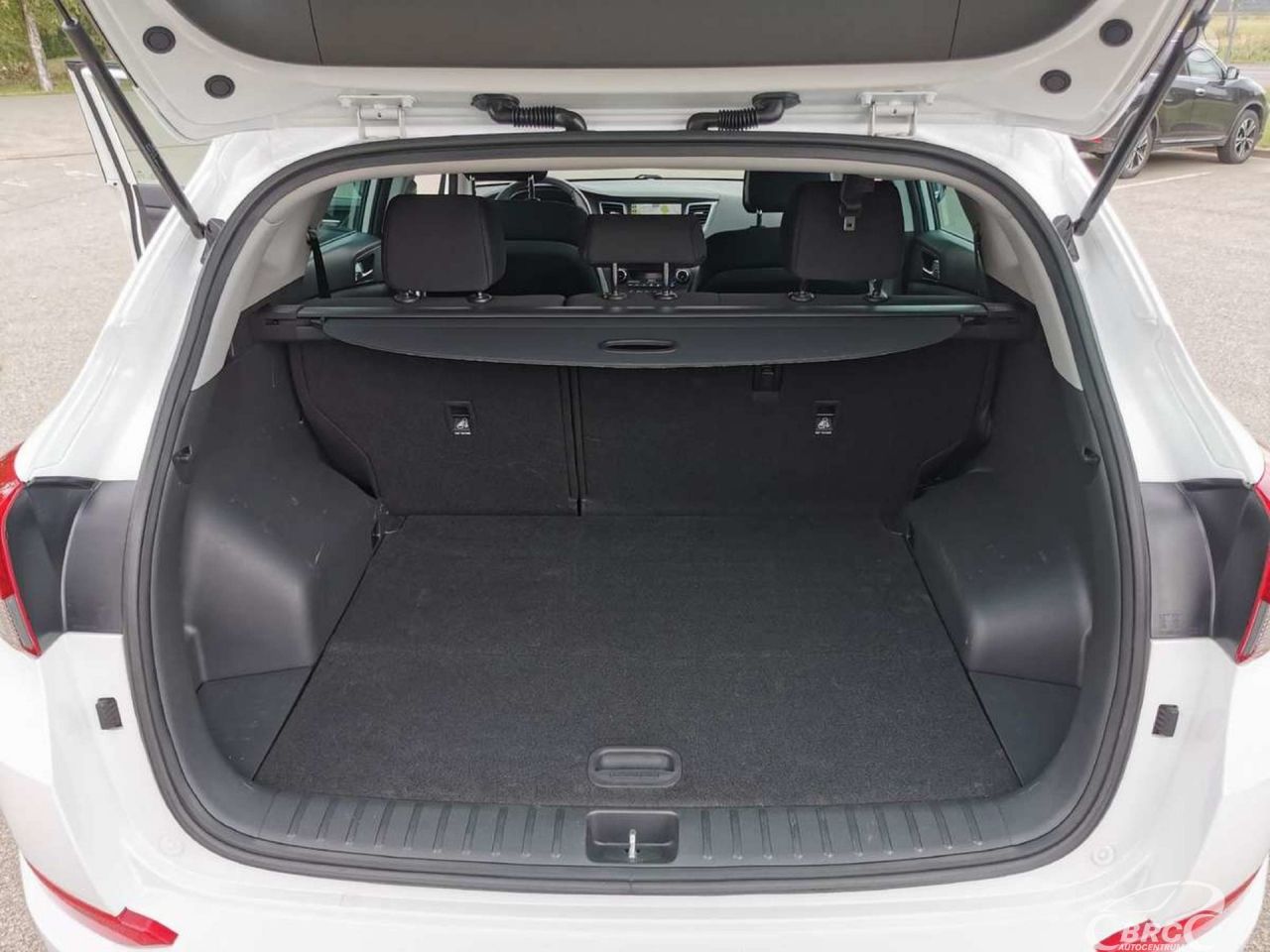 Hyundai Tucson | 12