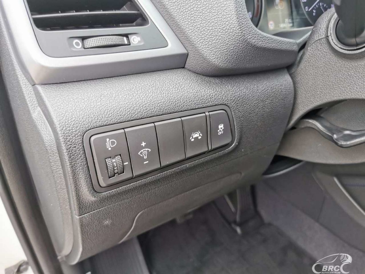 Hyundai Tucson | 19