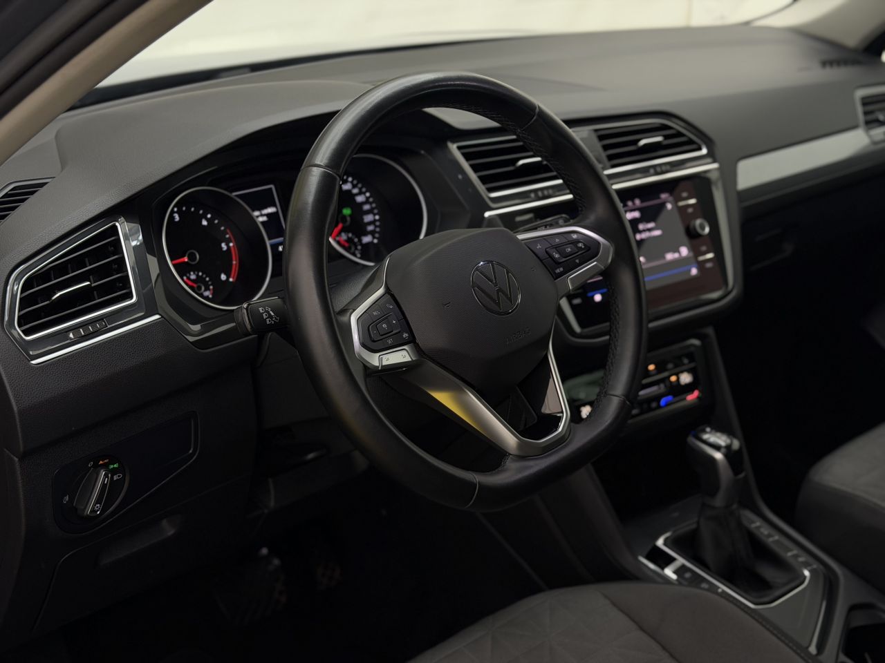 Volkswagen Tiguan | 8