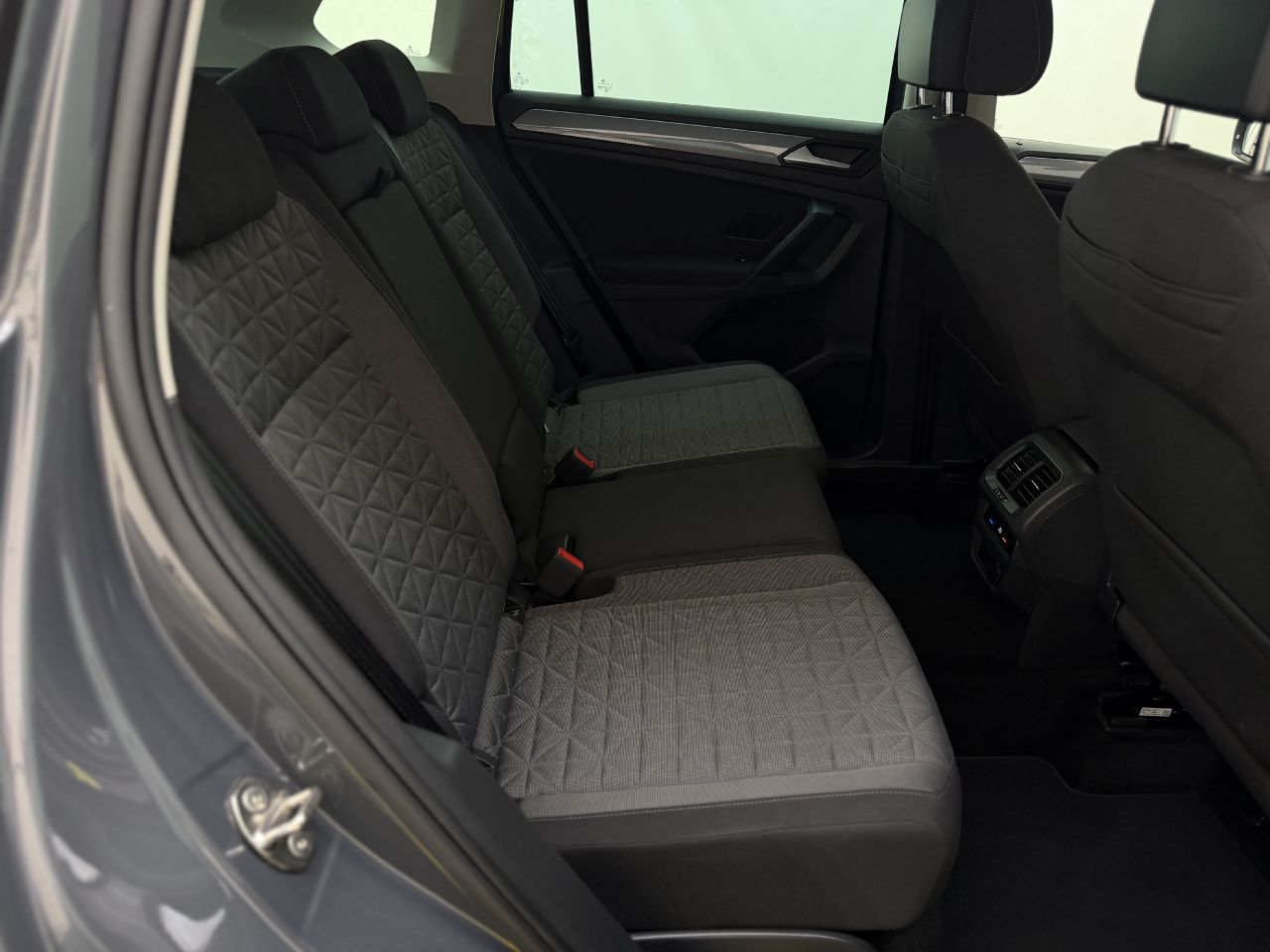 Volkswagen Tiguan | 12