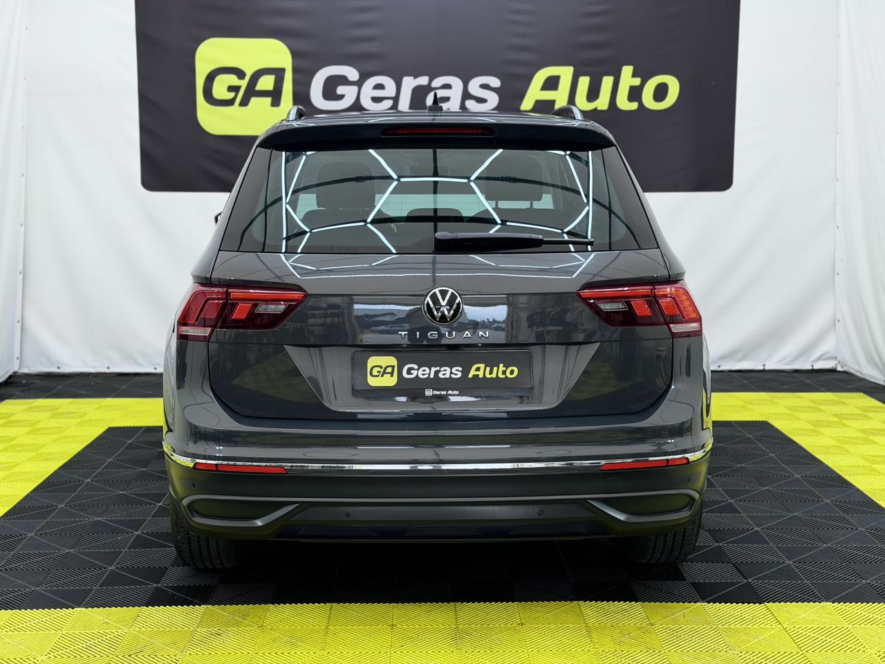 Volkswagen Tiguan | 4