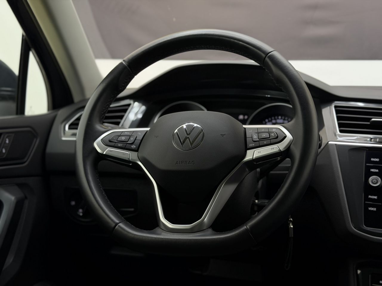 Volkswagen Tiguan | 17