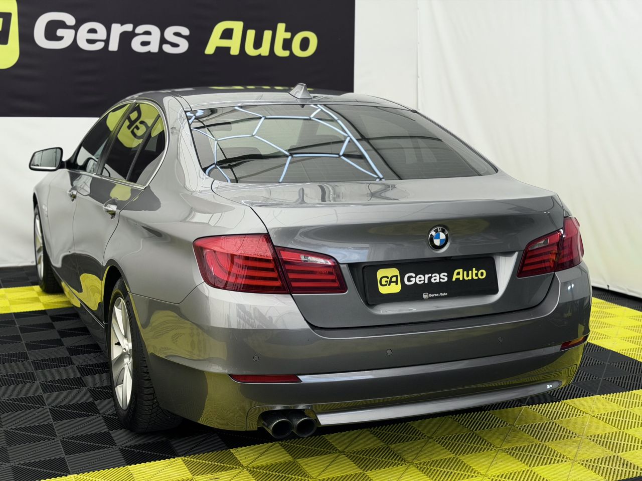 BMW 528 | 5