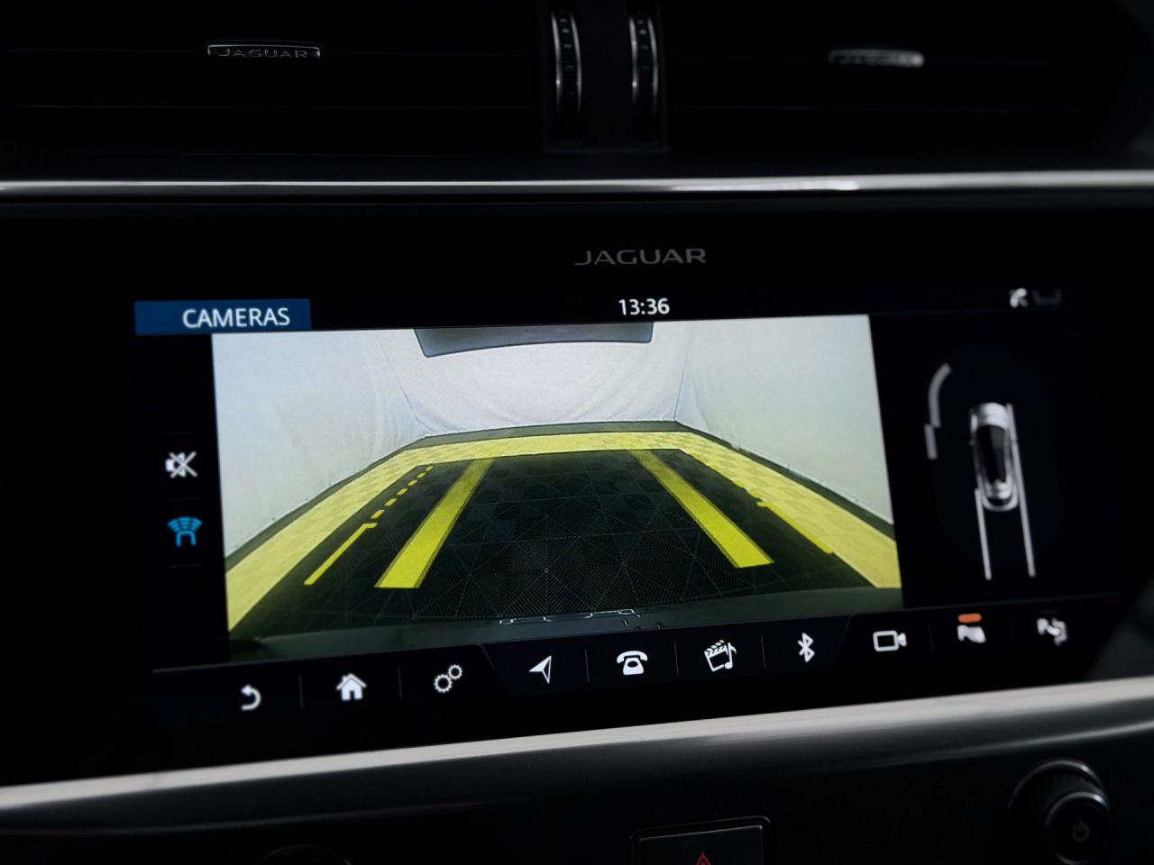 Jaguar I-Pace | 26