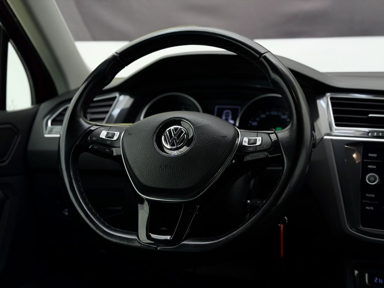 Volkswagen Tiguan | 16