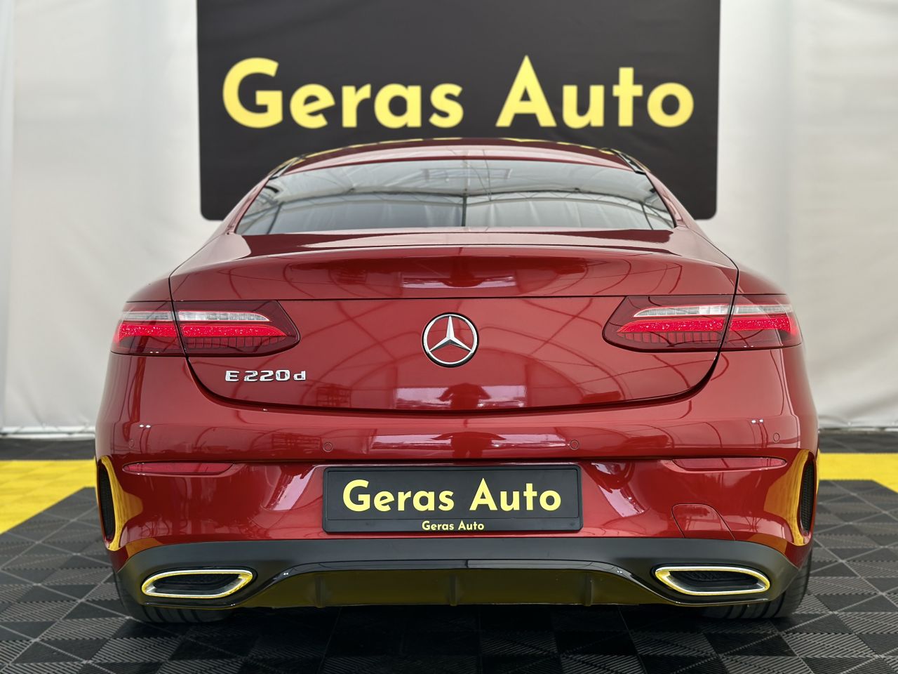 Mercedes-Benz E220 | 4