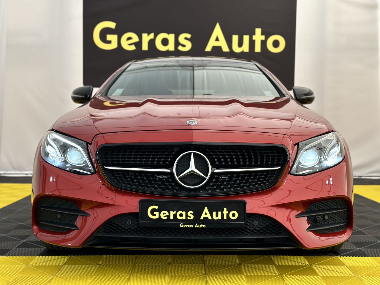 Mercedes-Benz E220 | 1