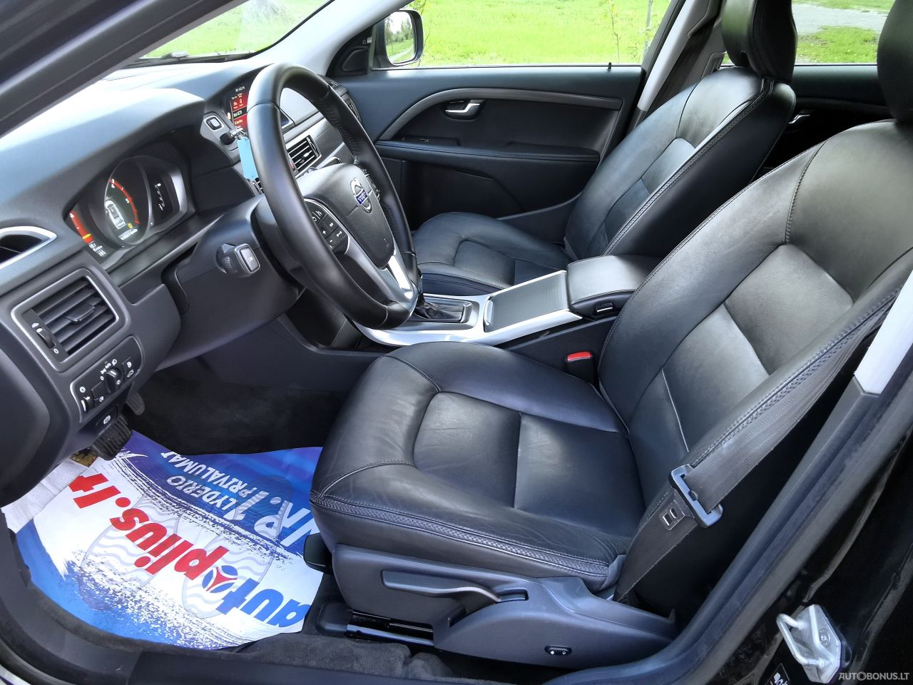 Volvo XC70 | 17