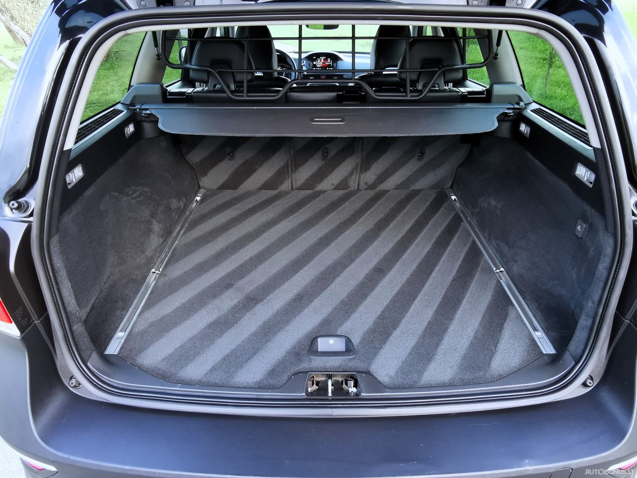 Volvo XC70 | 8