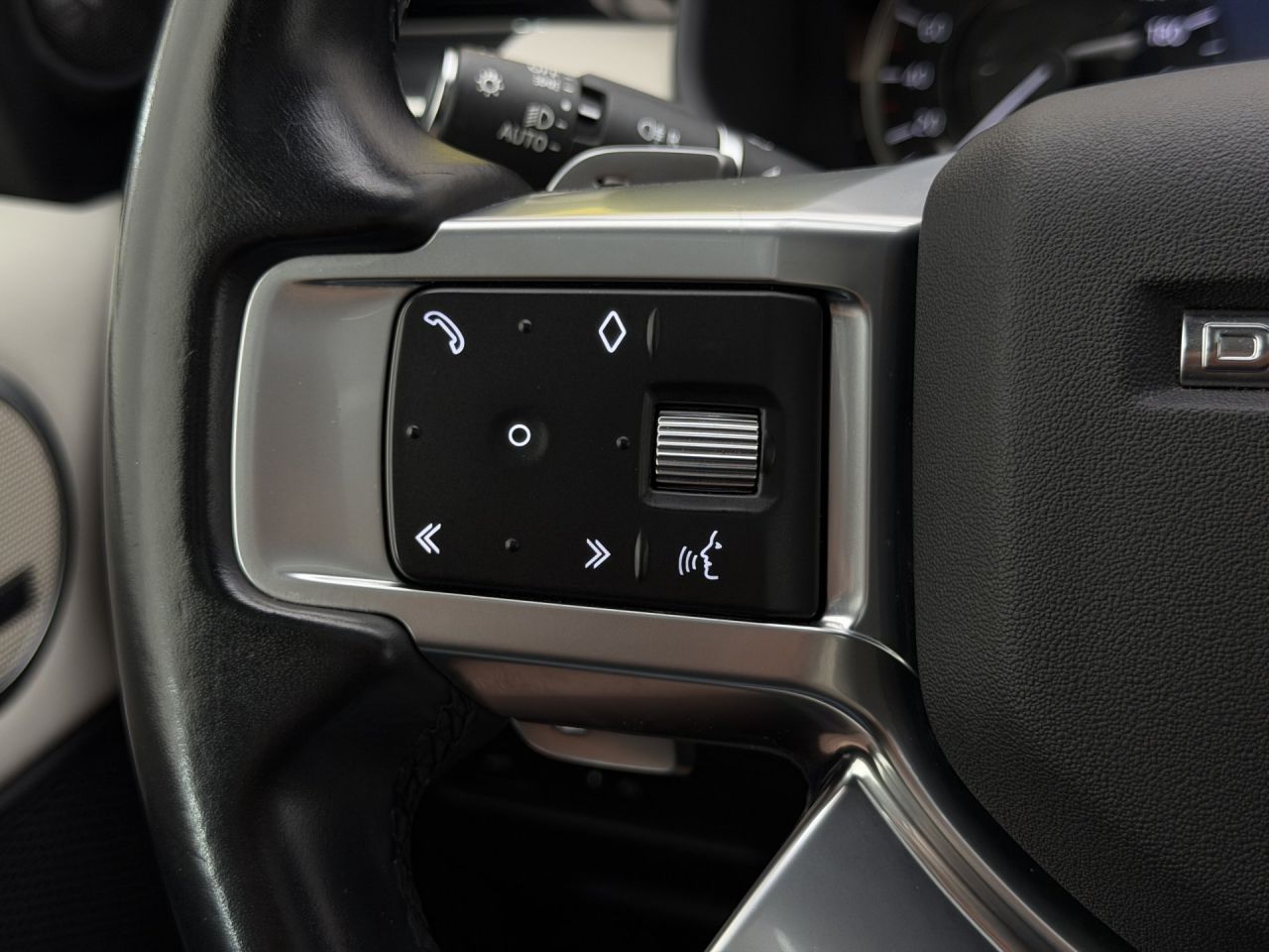 Land Rover Discovery | 26