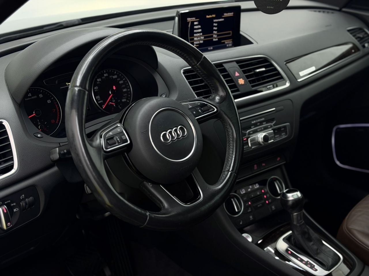 Audi Q3 | 8