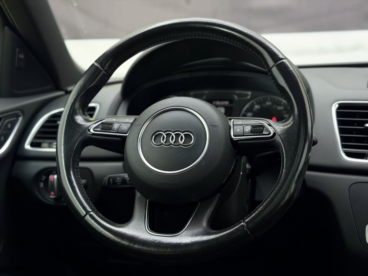Audi Q3 | 18