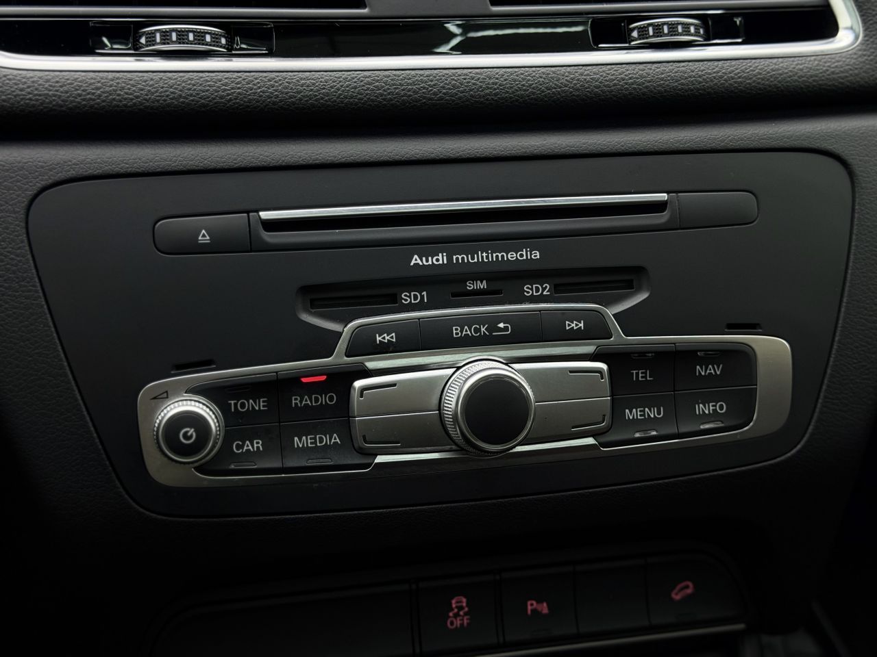 Audi Q3 | 26