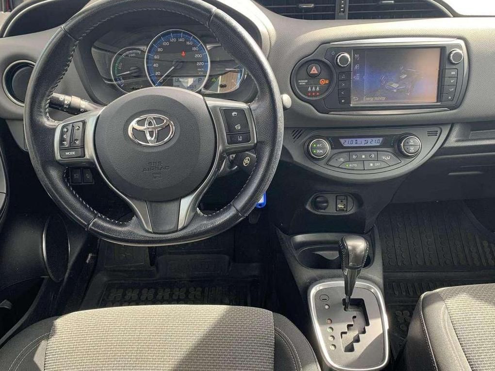 Toyota Yaris | 10