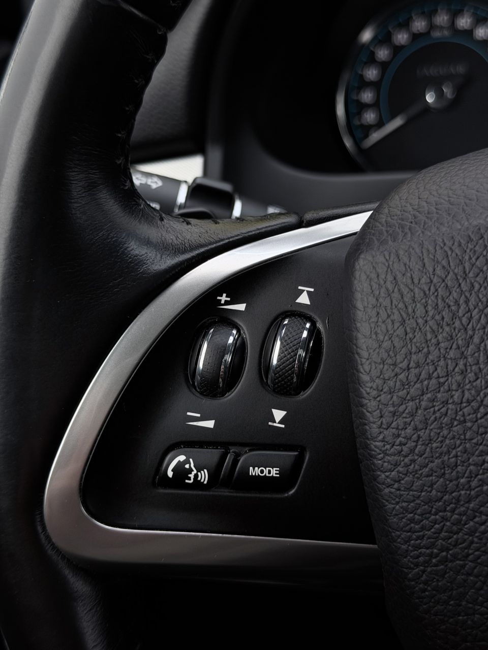 Jaguar XF | 27