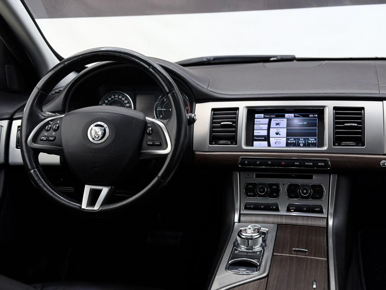 Jaguar XF | 15
