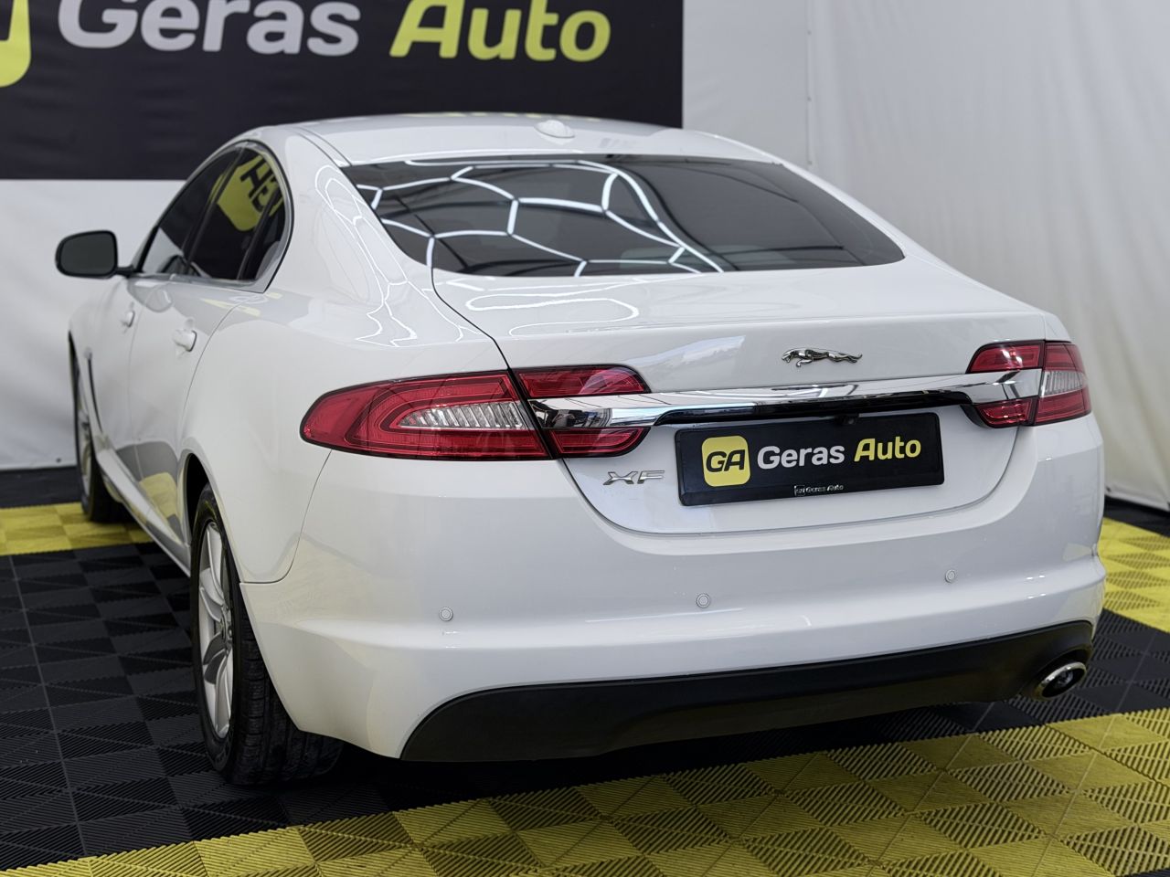 Jaguar XF | 5