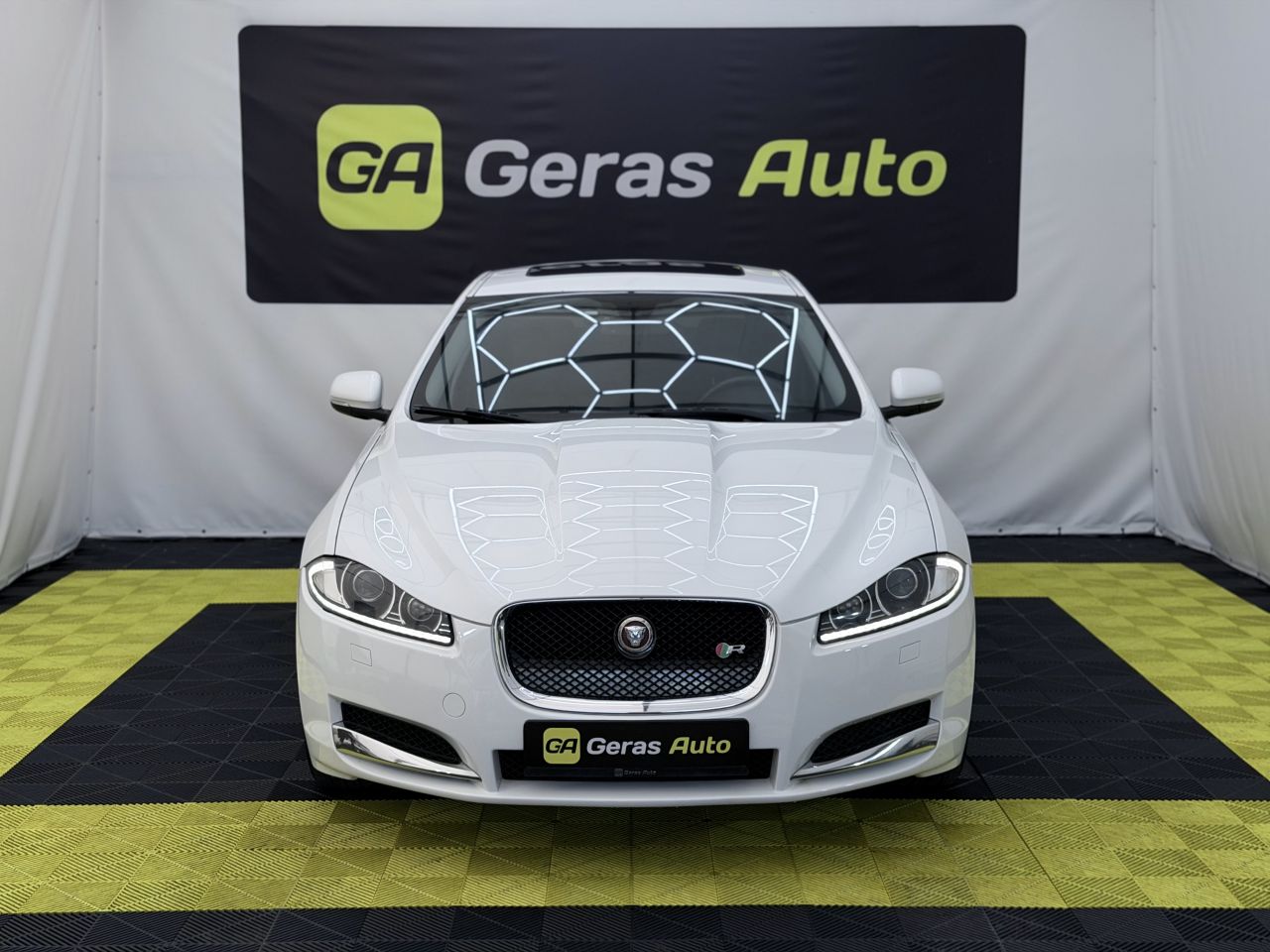 Jaguar XF | 6