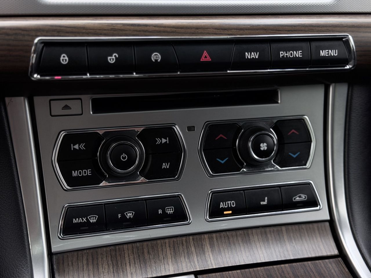 Jaguar XF | 23