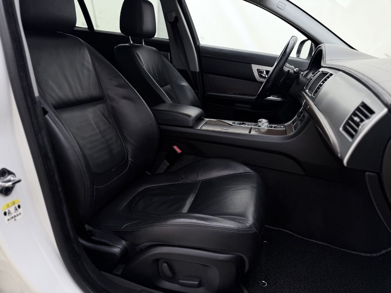 Jaguar XF | 13