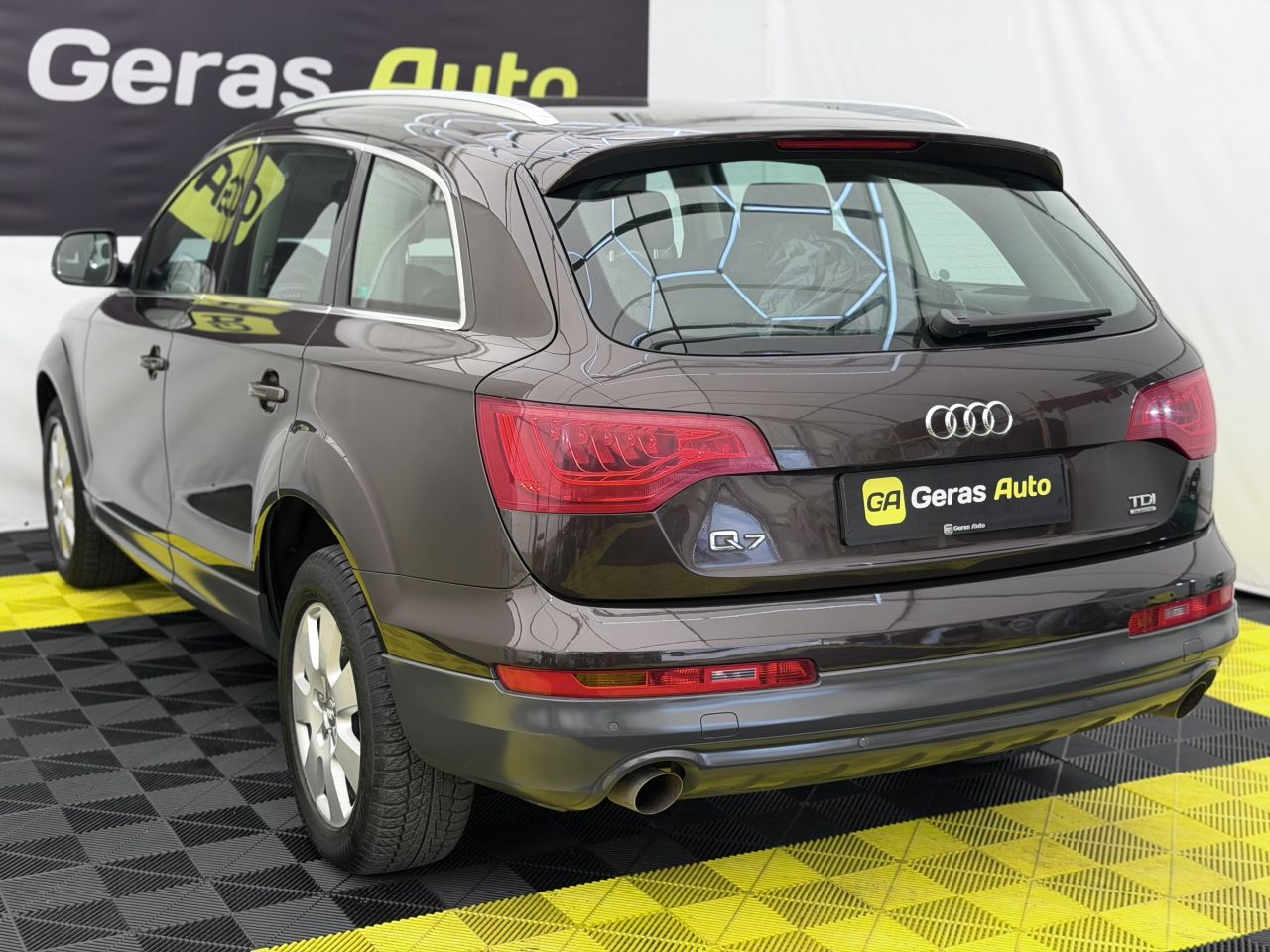 Audi Q7 | 5