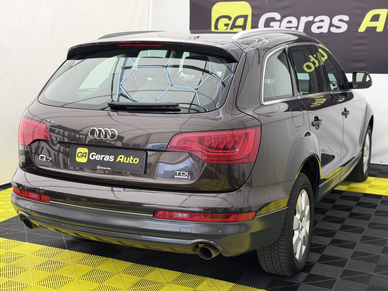 Audi Q7 | 3