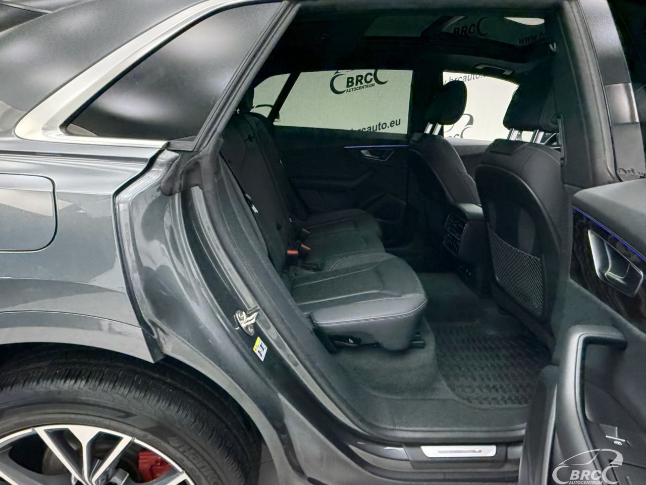 Audi Q8 | 8